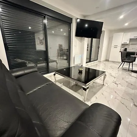 Apartment Cosy Jacuzzi 70m2 *